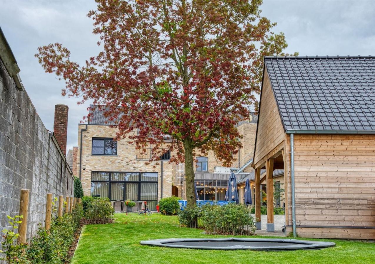 Oud Gemeentehuis Poelkapelle Luaran gambar