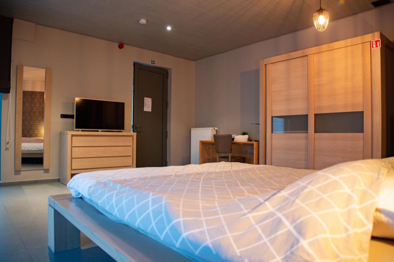 Oud Gemeentehuis Poelkapelle Luaran gambar