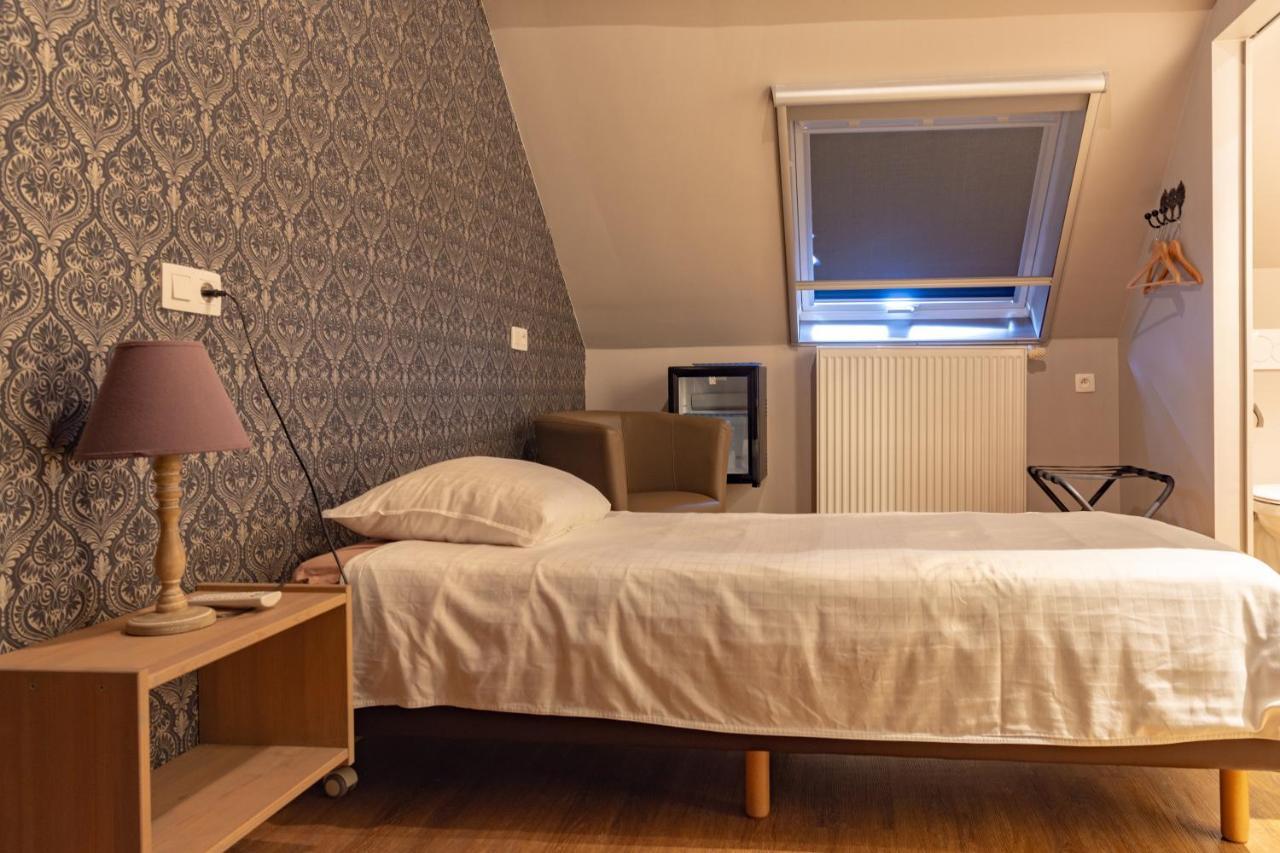 Oud Gemeentehuis Poelkapelle Luaran gambar